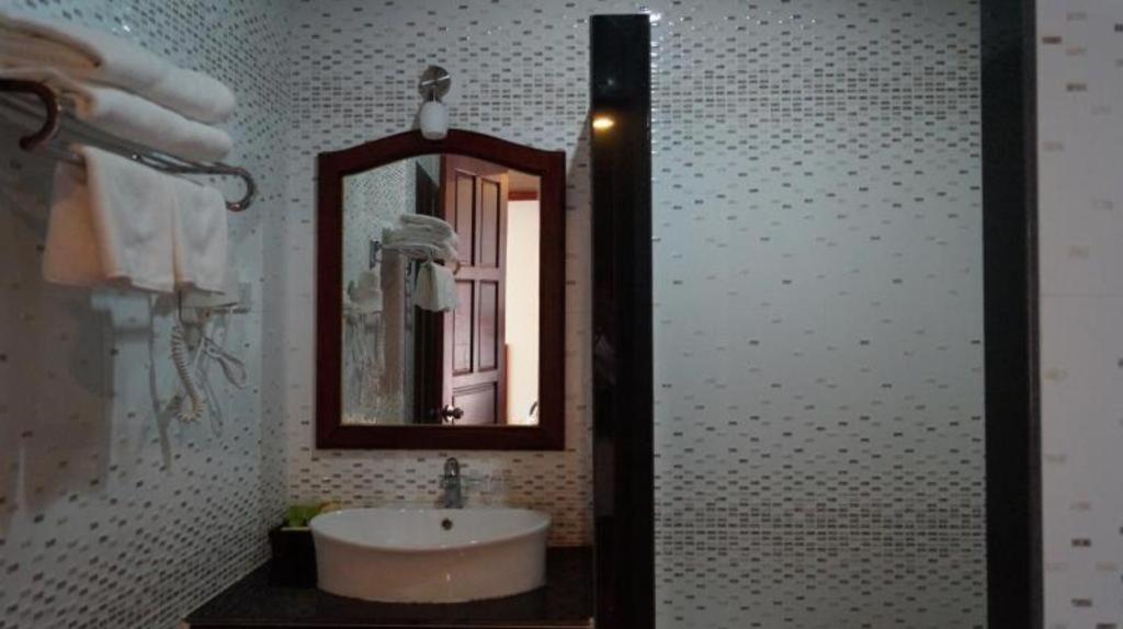 Vansana Hotel Vang Vieng Bagian luar foto