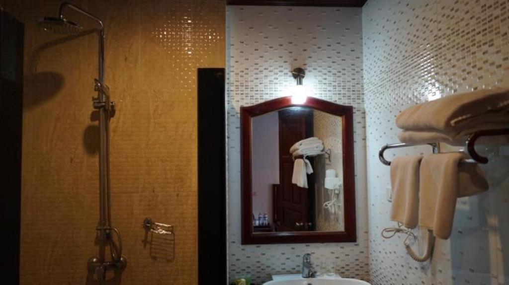 Vansana Hotel Vang Vieng Bagian luar foto